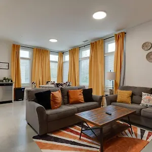 https://chic-condo-2mi-to-downtown-sleeps-8-by-geodis.nashville-hotels.org